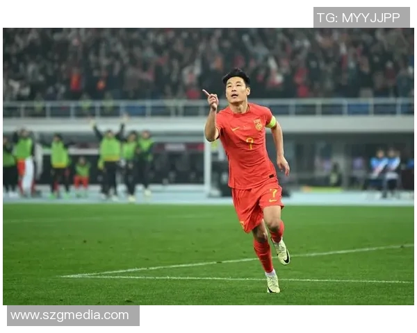 武磊在绿茵场上的精彩瞬间与足球明星风采的完美展现