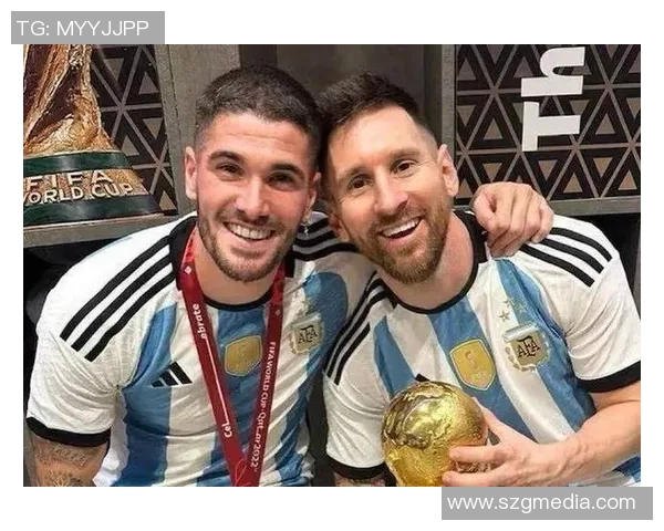 足球明星与初恋重聚携手共度幸福人生的浪漫故事