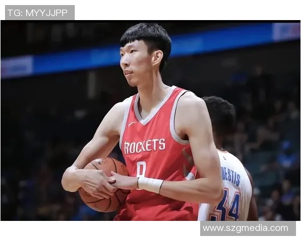 足球明星纷纷点赞周琦展现中国篮球新风采的精彩时刻