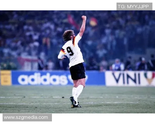 德国足球明星布雷默的辉煌职业生涯与传奇成就回顾